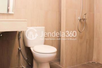 Bathroom 1BR Apartment with City View at Orange County Lippo Cikarang