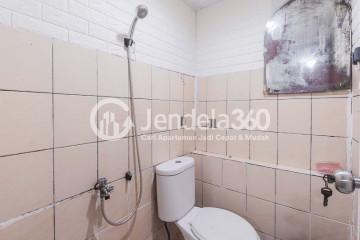 Bathroom Green Pramuka City Apartment 2BR Tower Pino