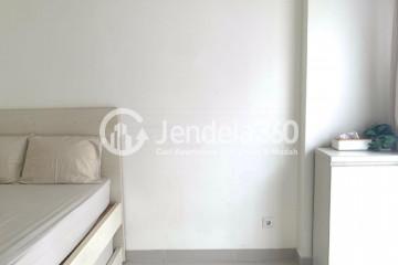 Bedroom Strategic Location Studio Apartment Middle Floor with City View at Taman Melati Margonda Apartment