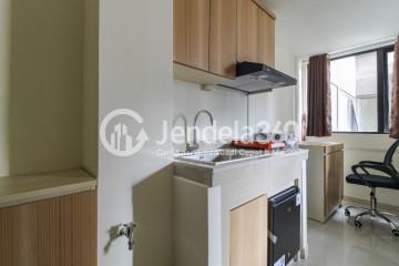 Kitchen Studio Meikarta Apartment at Low Floor