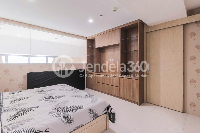 Bedroom Best Deal Studio Apartment at Neo Soho Residence Middle Floor
