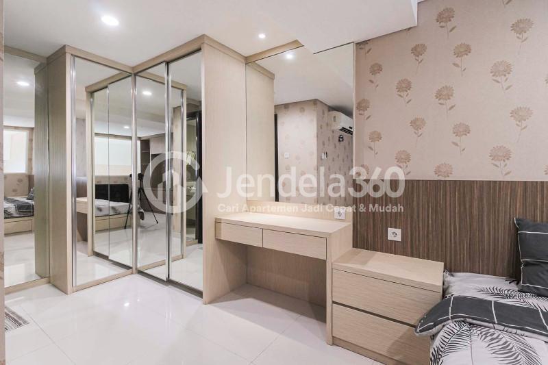 Bedroom Best Deal Studio Apartment at Neo Soho Residence Middle Floor