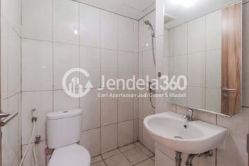 Bathroom Low Floor Studio Apartment with Swimming pool View at The Nest Apartment