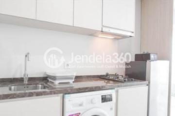 Kitchen Studio Apartment with City View at Green Sedayu Apartment