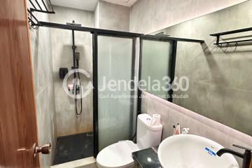 Bathroom 2BR Apartment with  View at Mediterania Garden Residence 2