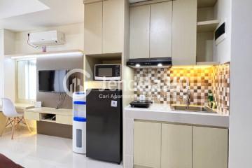 Kitchen High Floor Studio Apartment with  View at Chadstone Cikarang