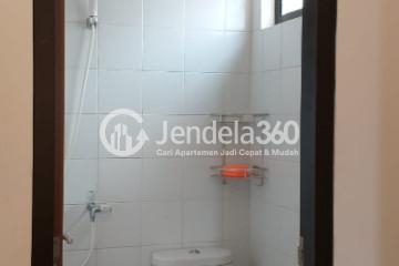 Bathroom Studio Apartment with City View at EcoHome Citra Raya