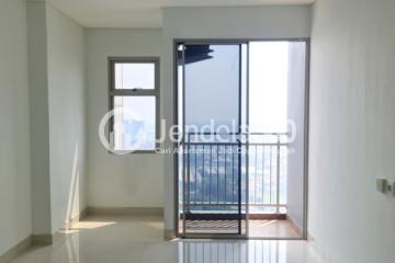 Bedroom Tidy Studio Apartment at Springwood Residence Tower B