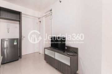 Living Room 2BR Apartment with An Easy Access to Swimming Pool at Bassura City Apartment