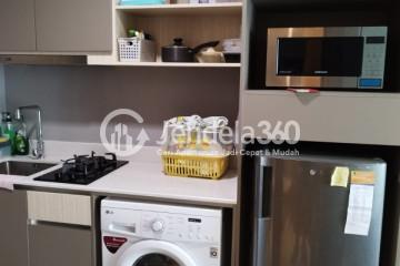 Kitchen Middle Floor Studio Apartment with  View at Gold Coast Apartment