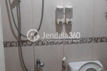 Bathroom Restful 2BR Apartment at Mutiara Bekasi Apartment Low Floor