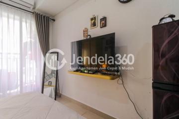 Bedroom Simply Look Studio Apartment High Floor with City View at Serpong Garden Apartment