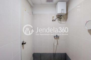 Bathroom Studio Akasa Pure Living Apartment at Tower Kalyana