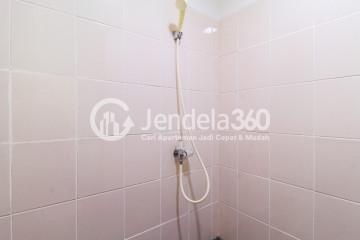 Bathroom Studio Apartment with  View at Akasa Pure Living Apartment