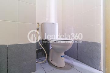 Bathroom Studio Apartment with  View at Akasa Pure Living Apartment