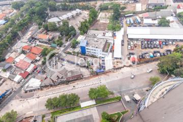 Balcony Studio Apartment with  View at Southgate Residence