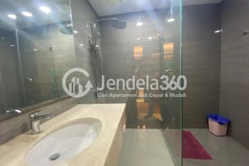 Bathroom 2BR Apartment with City View at One East Residence