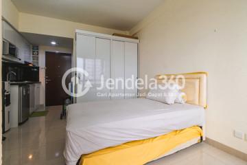 Bedroom Low Floor Studio Apartment with City View at Taman Melati Margonda Apartment