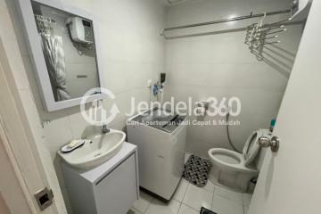 Bathroom Studio Apartment with  View at Paltrow City Apartment