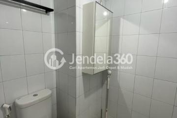 Bathroom Studio Apartment with City View at Emerald Bintaro Apartment