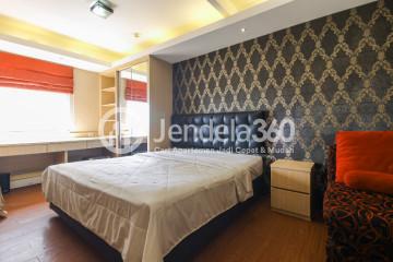 Bedroom Middle Floor Studio Apartment with City View at Green Pramuka City Apartment