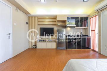 Bedroom Middle Floor Studio Apartment with City View at Green Pramuka City Apartment