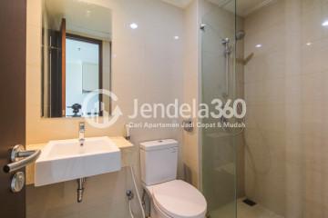 Bathroom Flawless Studio Apartment Middle Floor with City View at Green Sedayu Apartment