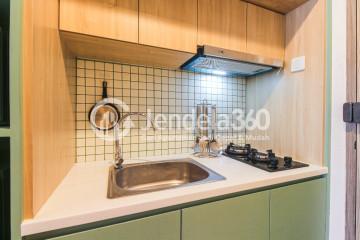 Kitchen Middle Floor Studio Apartment with City View at Anwa Residence