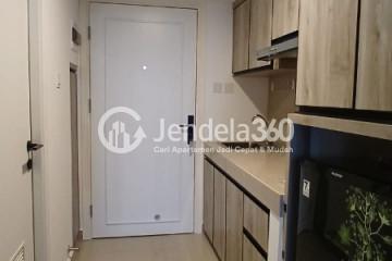 Kitchen Relaxed 1BR Apartment Middle Floor with  View at Kingland Avenue Apartment