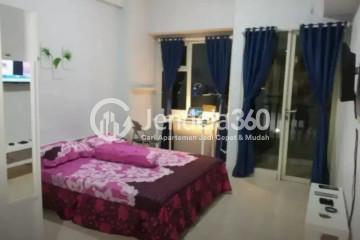 Bedroom Low Floor Studio Apartment with Swimming Pool View at Margonda Residence 3