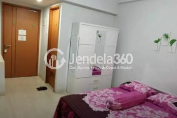 Bedroom Low Floor Studio Apartment with Swimming Pool View at Margonda Residence 3