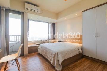 Bedroom Middle Floor Studio Apartment with City View at Orange County Lippo Cikarang