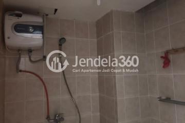 Bathroom Studio Pinewood Jatinangor Apartment at High Floor