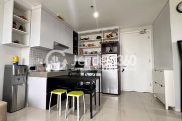 Kitchen Low Floor 1BR Apartment with  View at Paddington Heights Apartment