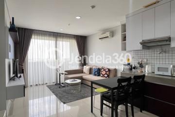 Living Room Low Floor 1BR Apartment with  View at Paddington Heights Apartment