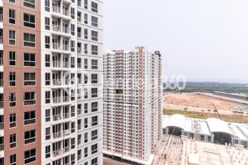 Balcony Studio Apartment with  View at Tokyo Riverside Apartment