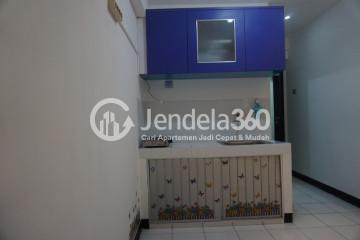 Kitchen 2BR Sentra Timur Residence Apartment at Low Floor