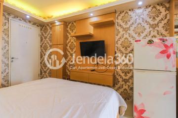 Bedroom High Floor Studio Apartment with  View at Kalibata City Green Palace