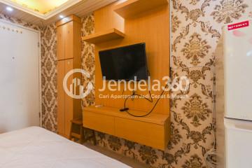 Bedroom High Floor Studio Apartment with  View at Kalibata City Green Palace