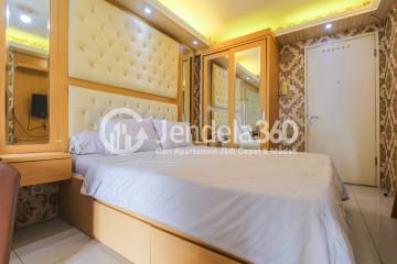 Bedroom High Floor Studio Apartment with  View at Kalibata City Green Palace