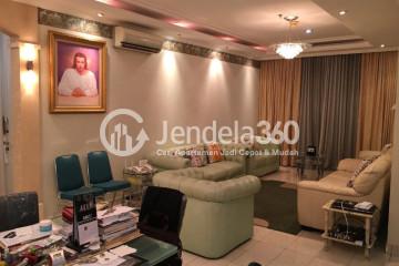 Living Room Comfortable 3BR Apartment High Floor with City View at Ambassador 2 Apartment