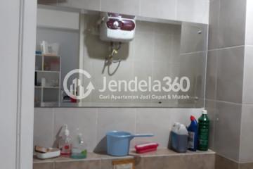 Bathroom Low Floor 1BR Apartment with City View at Silkwood Residence