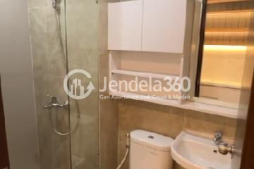 Bathroom Studio Apartment with City View at Transpark Cibubur Apartment