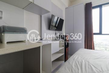 Bedroom Studio Sky House Alam Sutera Apartment at High Floor