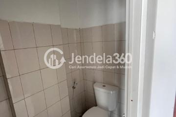 Bathroom Studio Apartment with  View at Metropolitan Park Bekasi