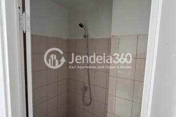 Bathroom Studio Apartment with  View at Metropolitan Park Bekasi