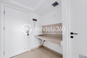 Kitchen 1BR Apartment with City View at Kingland Avenue Apartment