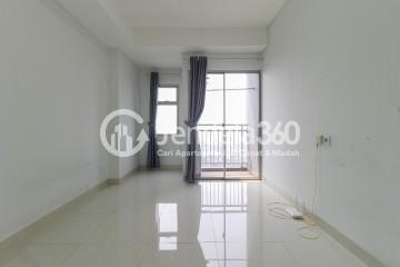 Bedroom Trendy Studio Apartment High Floor with City View at Springwood Residence