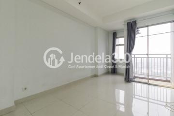 Bedroom Trendy Studio Apartment High Floor with City View at Springwood Residence