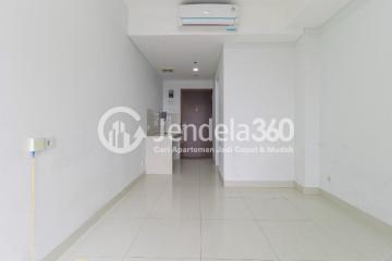 Bedroom Trendy Studio Apartment High Floor with City View at Springwood Residence